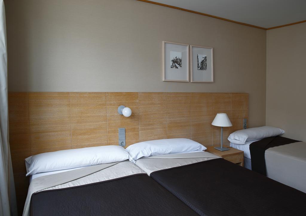Standard Triple Room,942530801:JPEG